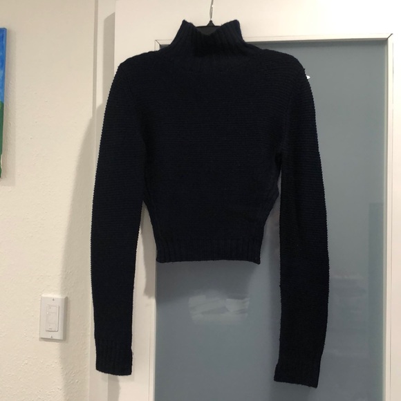 NAVY CROP TOP TURTLE NECK SWEATER CAN BE WORN EITHER WAY NO TAGS - BCBG Sample - Picture 3 of 9